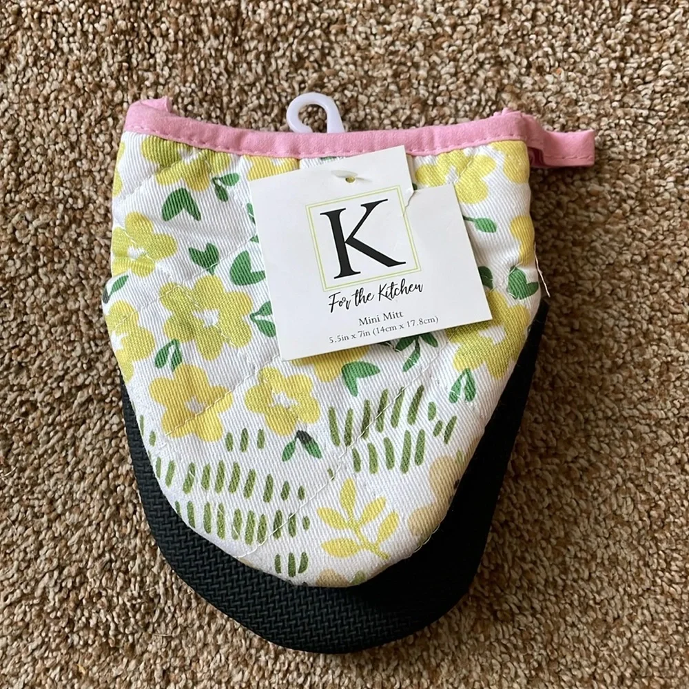 Old East Main CO Floral Mini Mitt